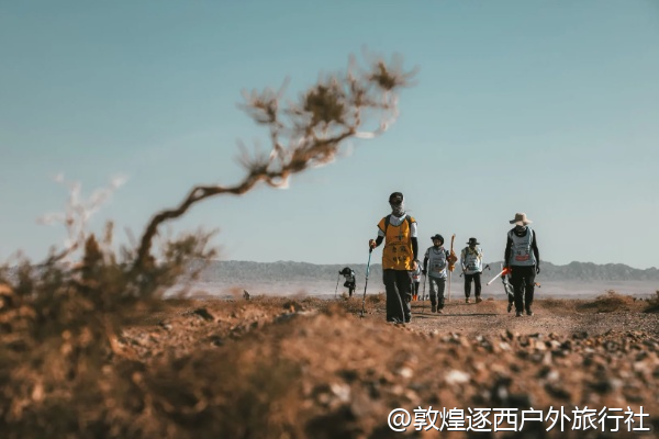 敦煌有没有一天以内的短途徒步体验?适合时间紧的游客。