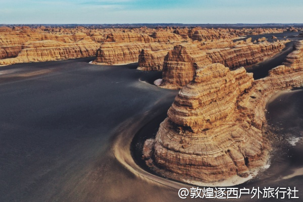 从西安到敦煌，是自驾去好还是到当地参团好？
