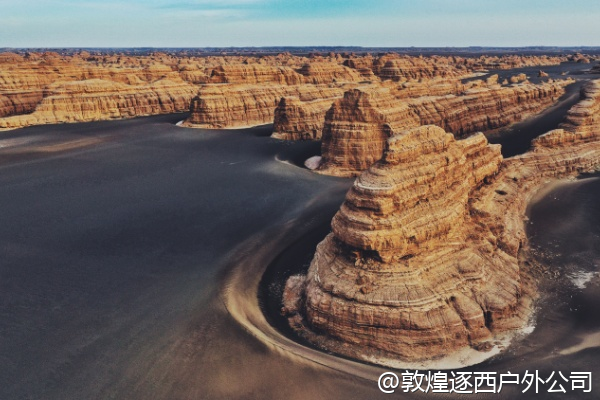 敦煌有没有针对摄影团的徒步活动？安排在最佳光线时间的那种。
