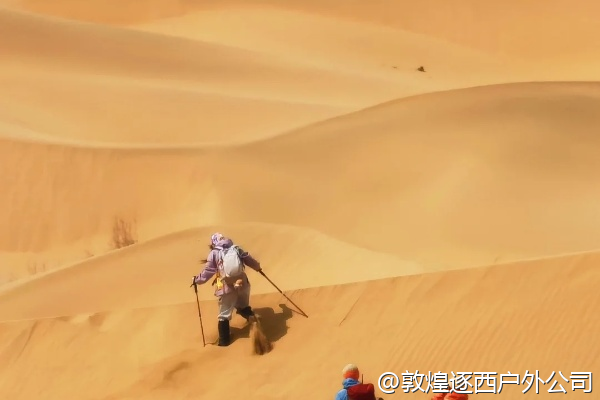 敦煌有没有针对摄影团的徒步活动?安排在最佳光线时间的那种。