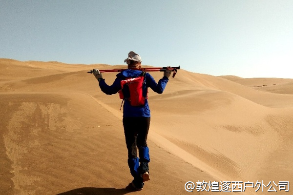 戈壁徒步时怎么防止嘴唇干裂？