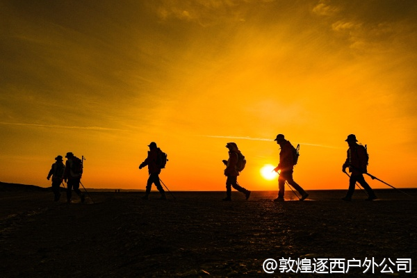 敦煌有没有针对企业的戈壁徒步培训课程?